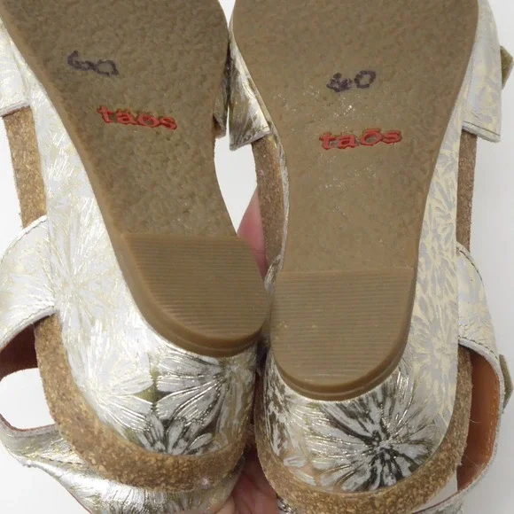 Taos Traveler Silver Gold Floral Wedge Sandals Leather Size 39 EU / 8-8.5 US - Picture 7 of 10